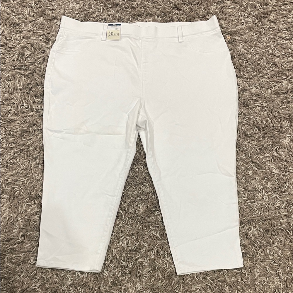 Terra & Sky White Capri Pants